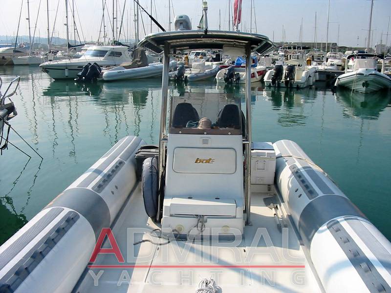 Bat 850 diving