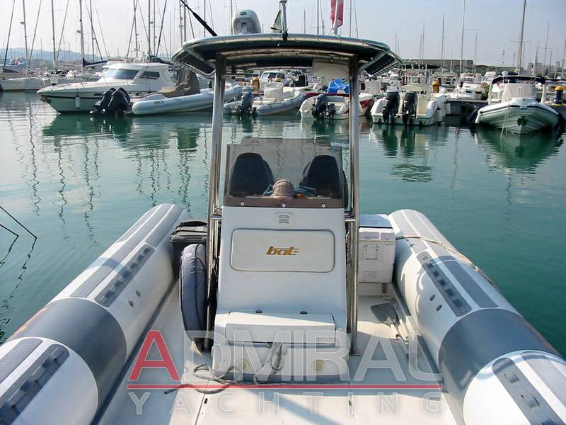 Bat 850 diving