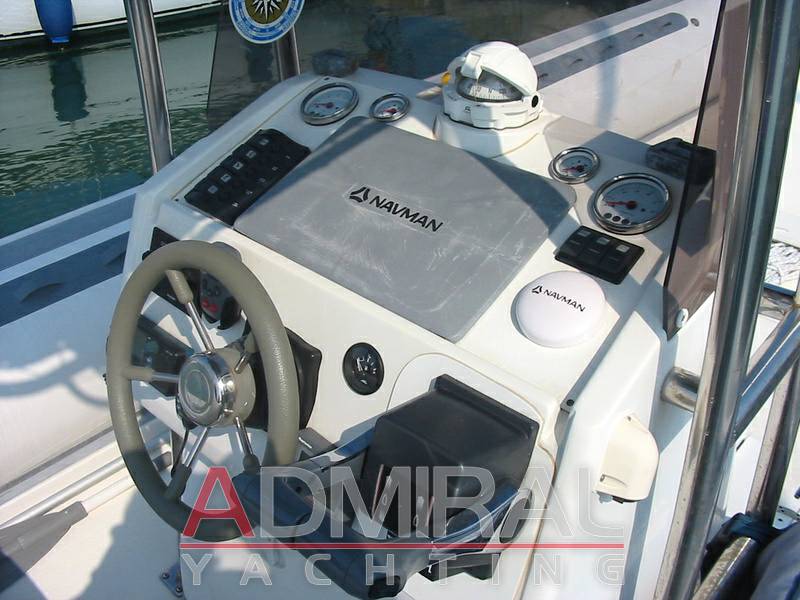 Bat 850 diving