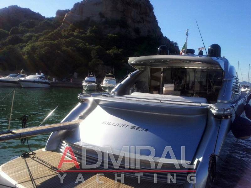 Pershing 76
