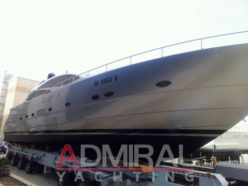 Pershing 76