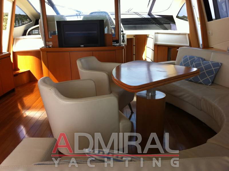 Pershing 76