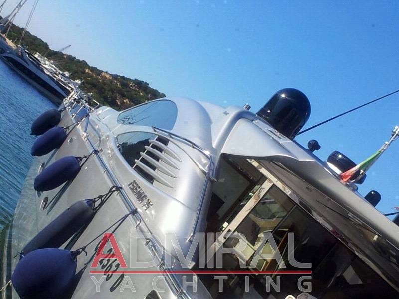 Pershing 76