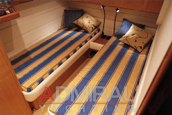 Uniesse 48 open