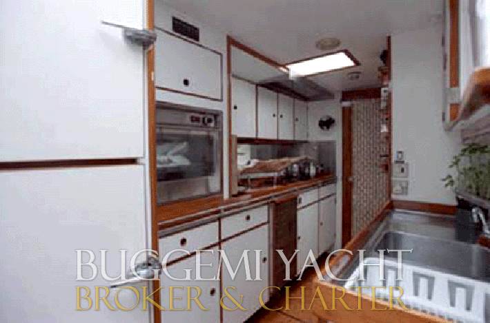 Camper nicholsons 70