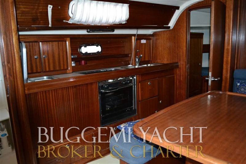 Bavaria 37 cruiser