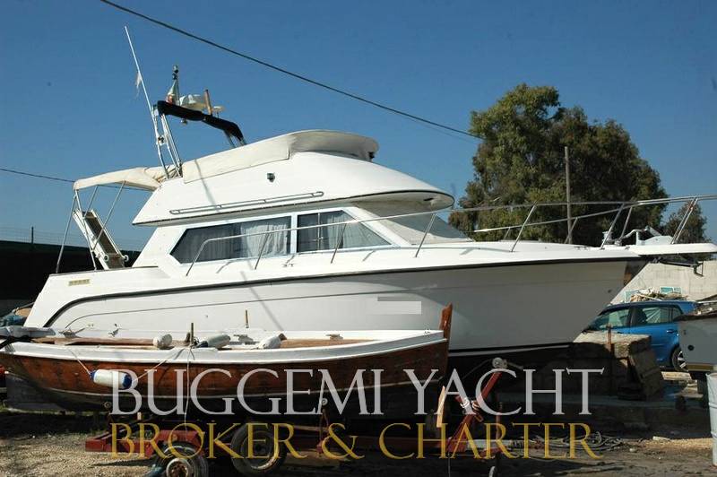 Carver 26 command bridge