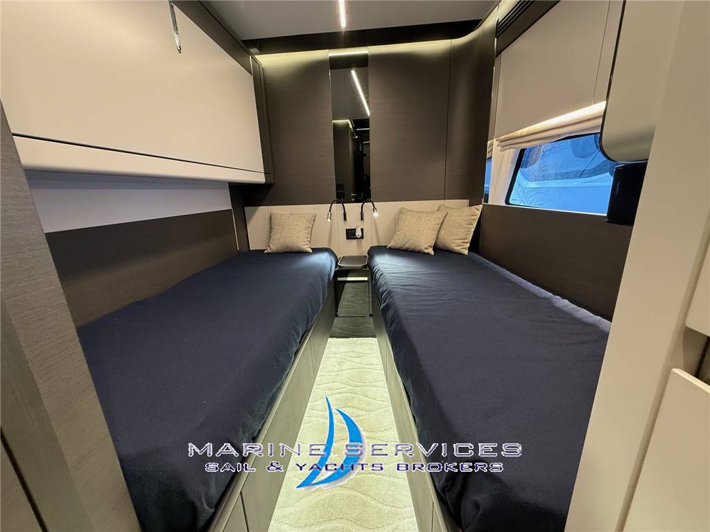 Azimut S8