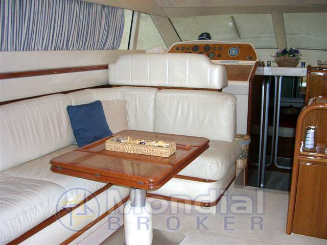 Azimut 43 fly
