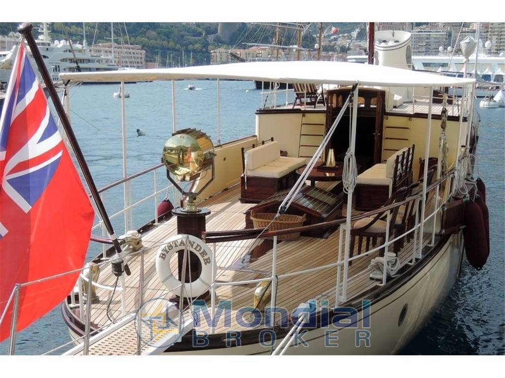 Camper & nicholsons Charles e nicholson 82