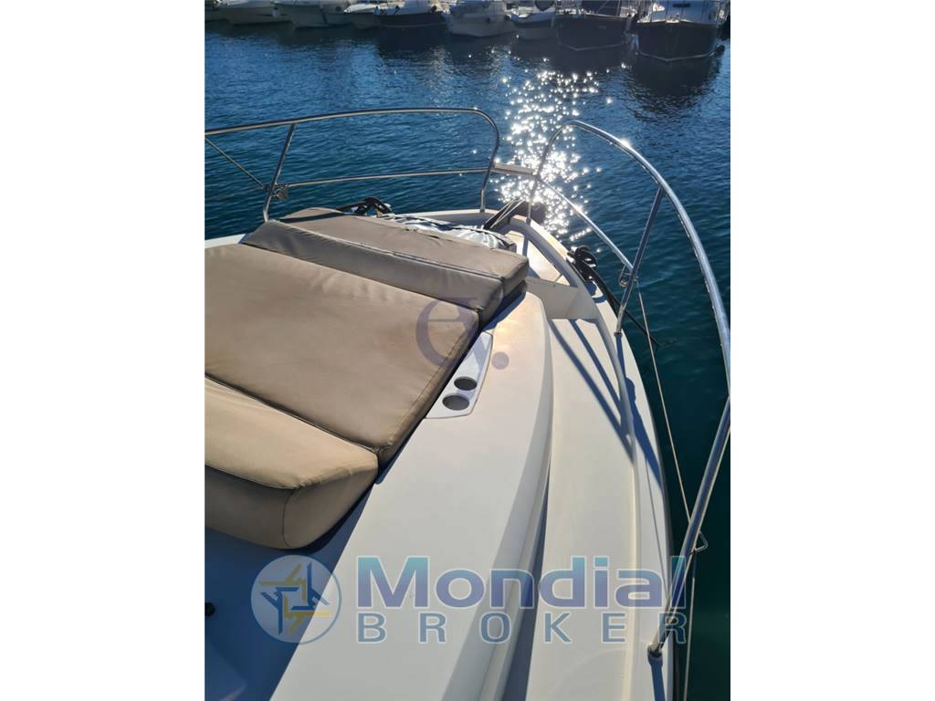 Sealine C330