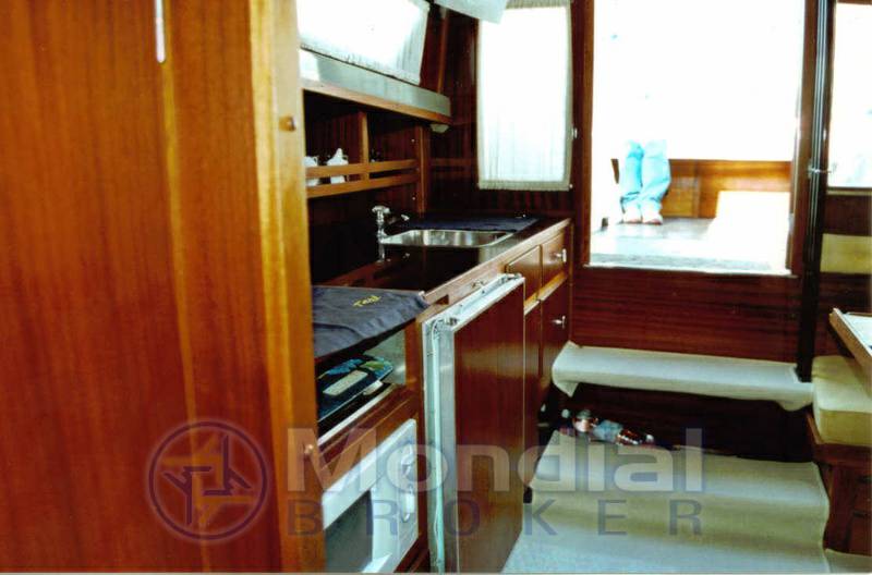 Coronet Oceanfarer 32