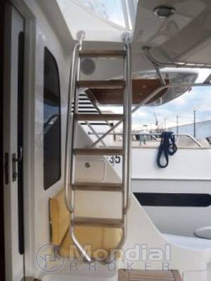 Hatteras 68