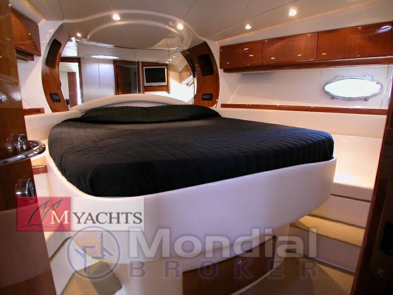 Pershing 52