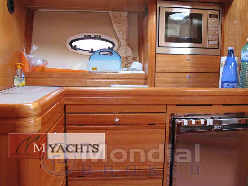 Bavaria 37