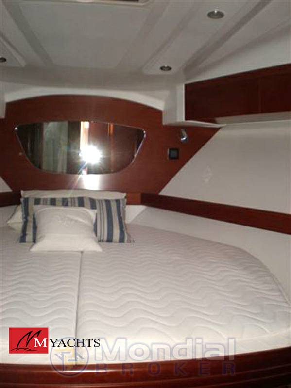 Beneteau Antares 42 fly