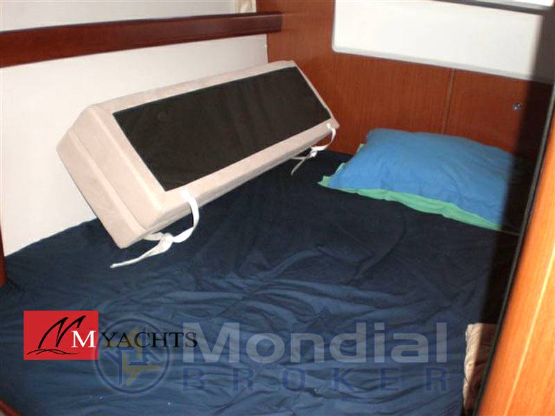 Beneteau Antares 42 fly