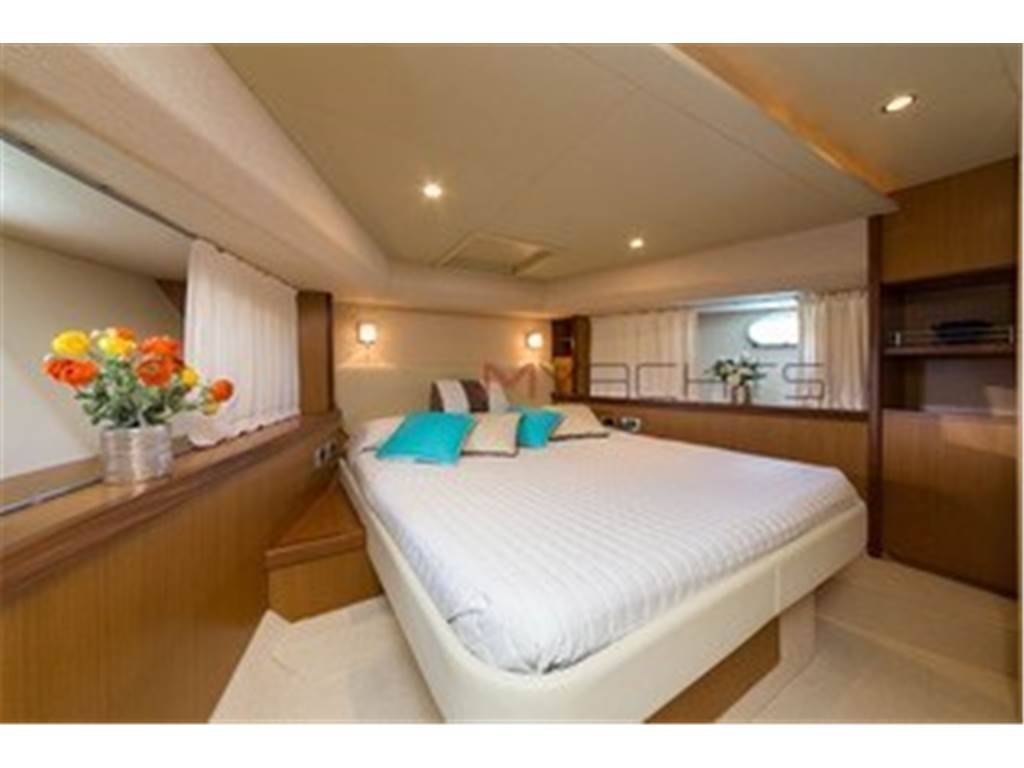 Ferretti 630