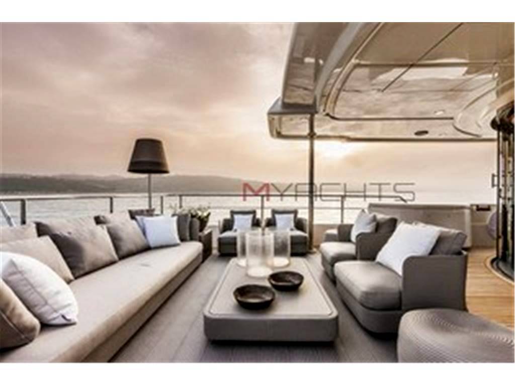 Ferretti 92