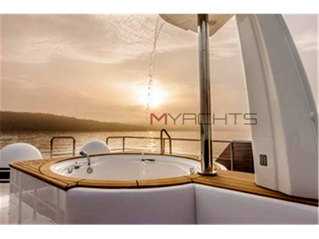 Ferretti 92
