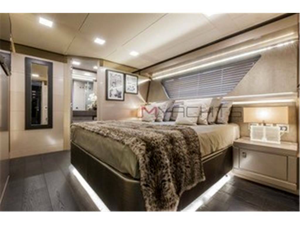 Ferretti 92