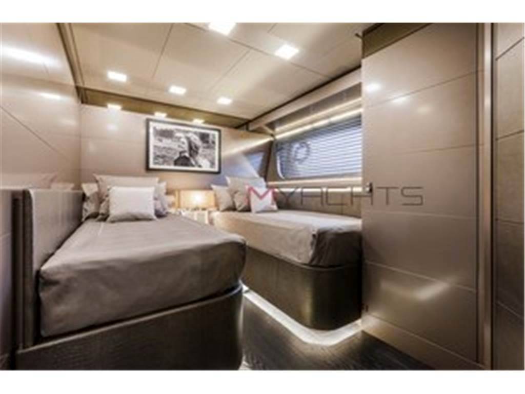 Ferretti 92