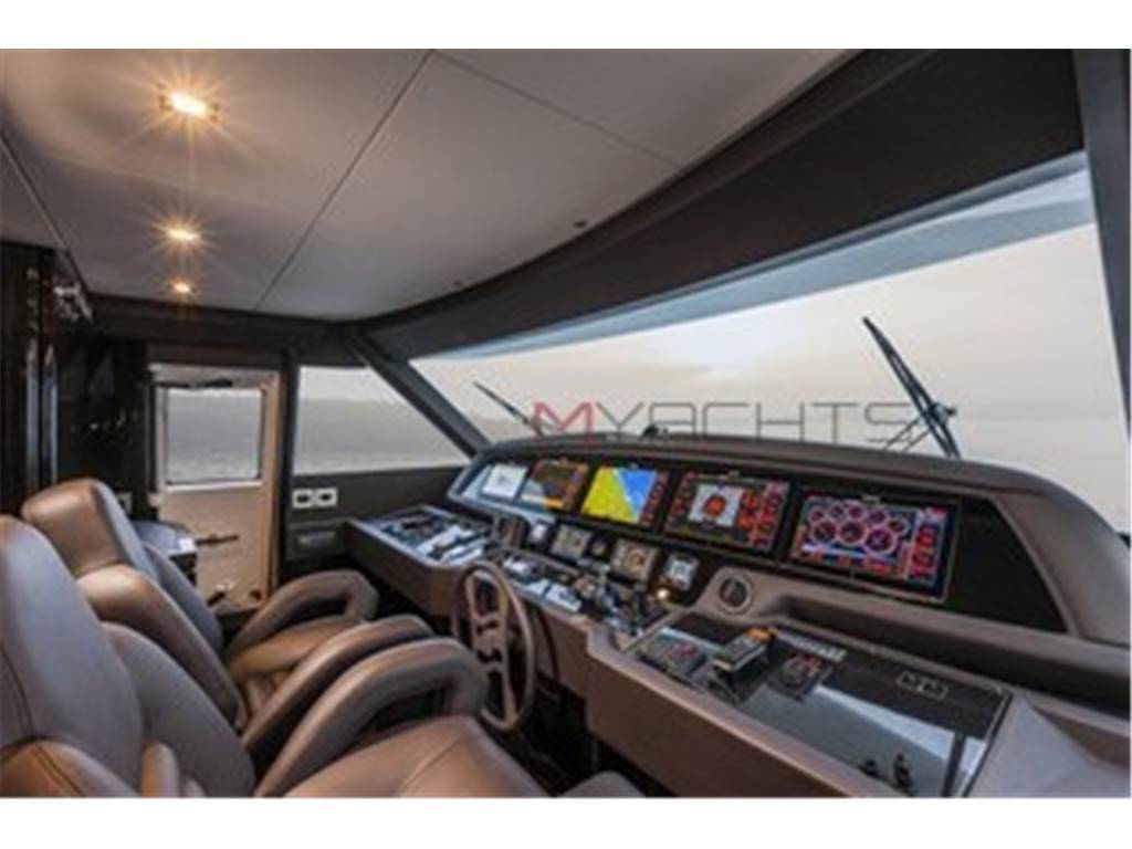 Ferretti 92