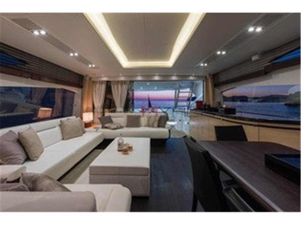 Sunseeker 80 yacht