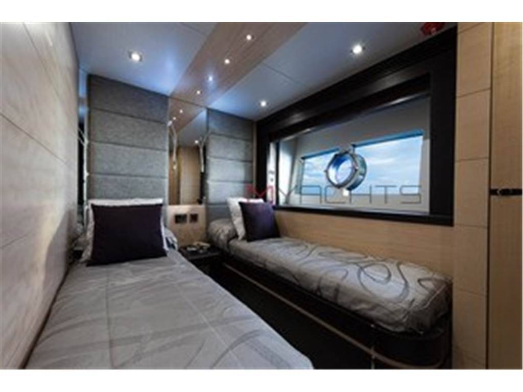 Sunseeker 80 yacht