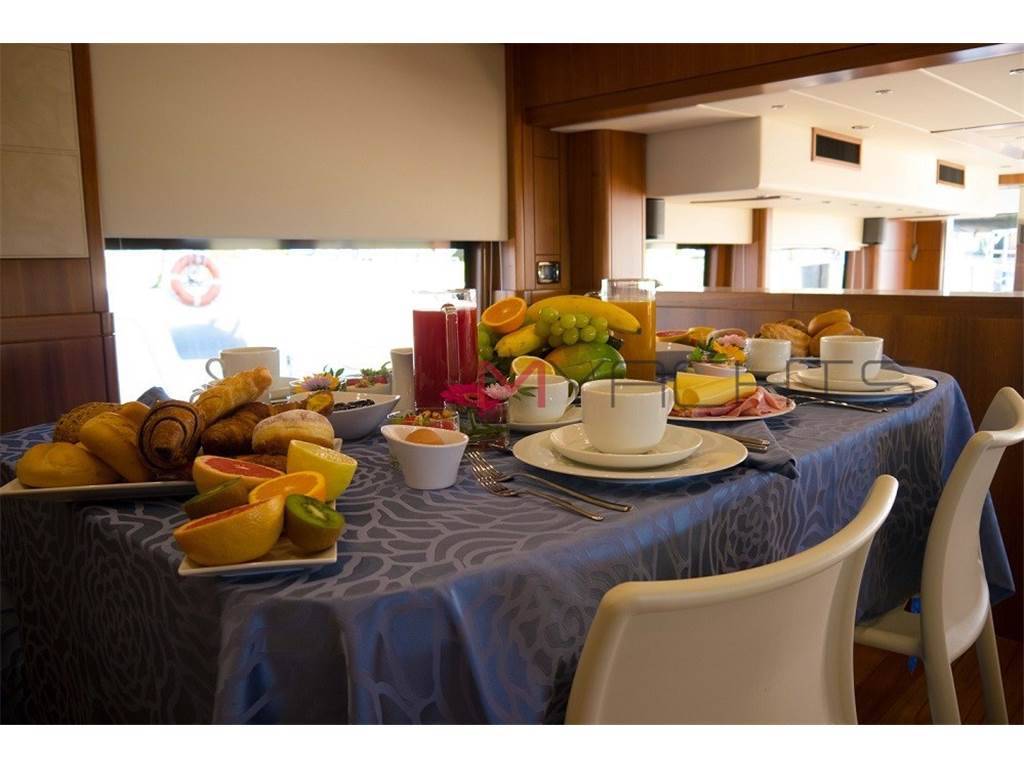 Favaro yachts Yacht a motore 23 m con equipaggio