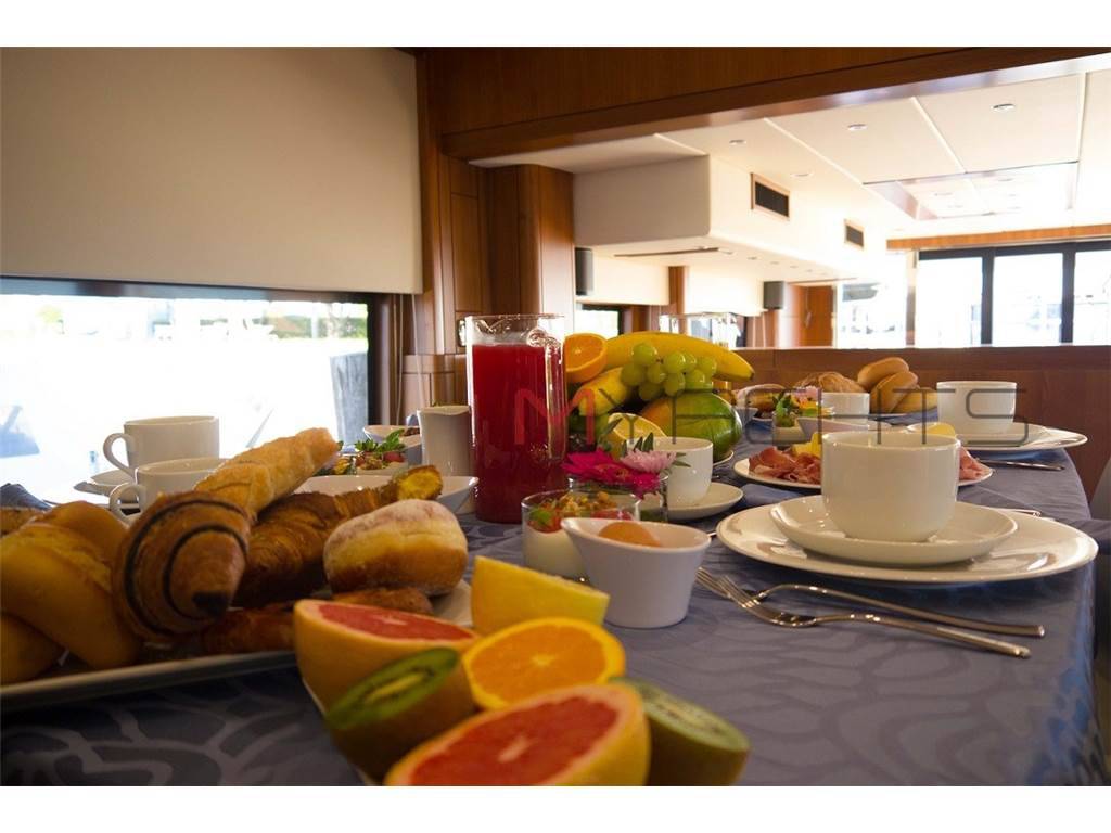 Favaro yachts Yacht a motore 23 m con equipaggio