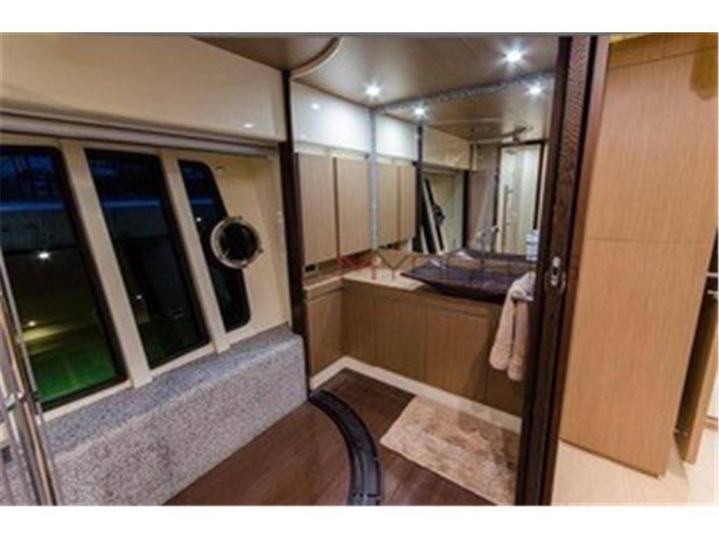 Ferretti 75 ft
