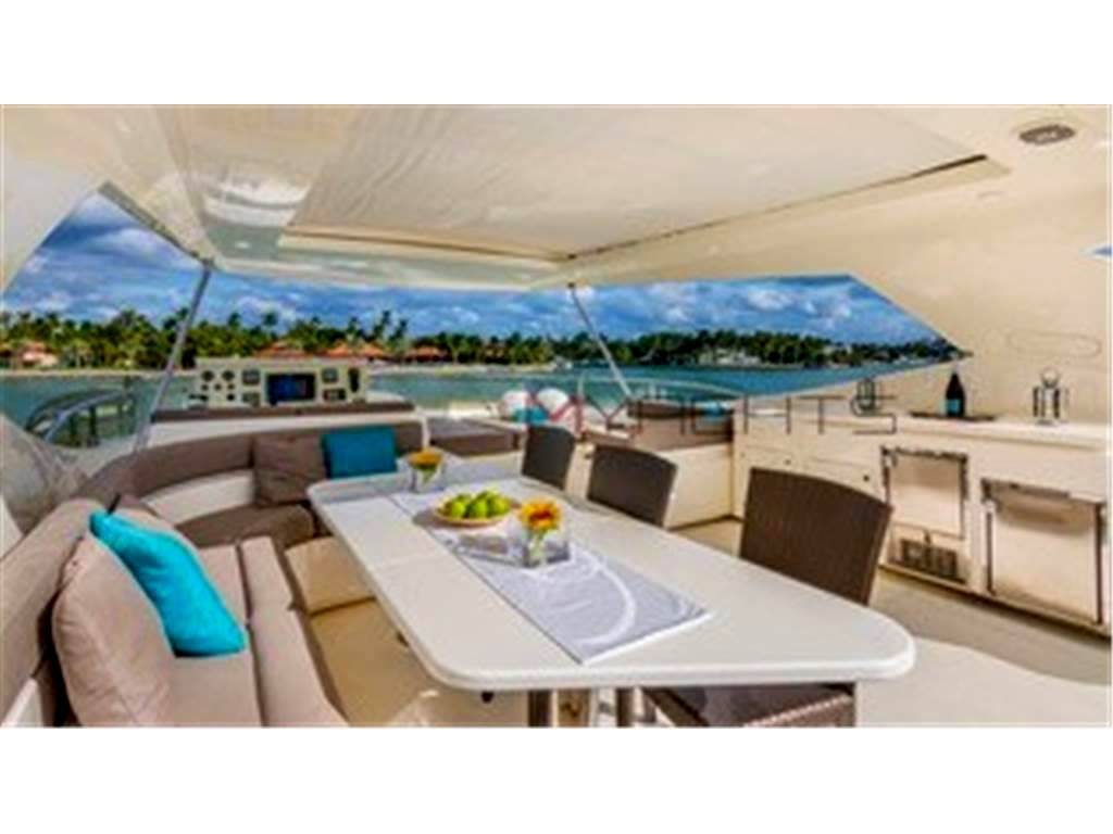 Ferretti 88ft