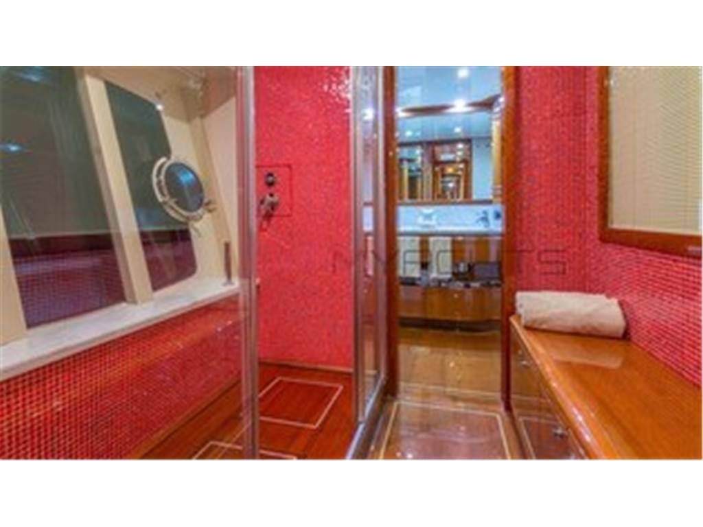 Ferretti 88ft