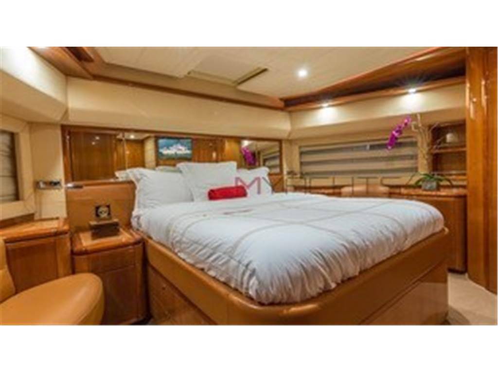 Ferretti 88ft