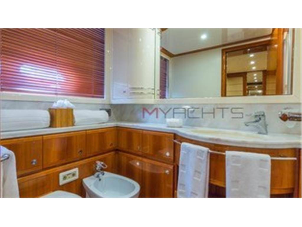 Ferretti 88ft