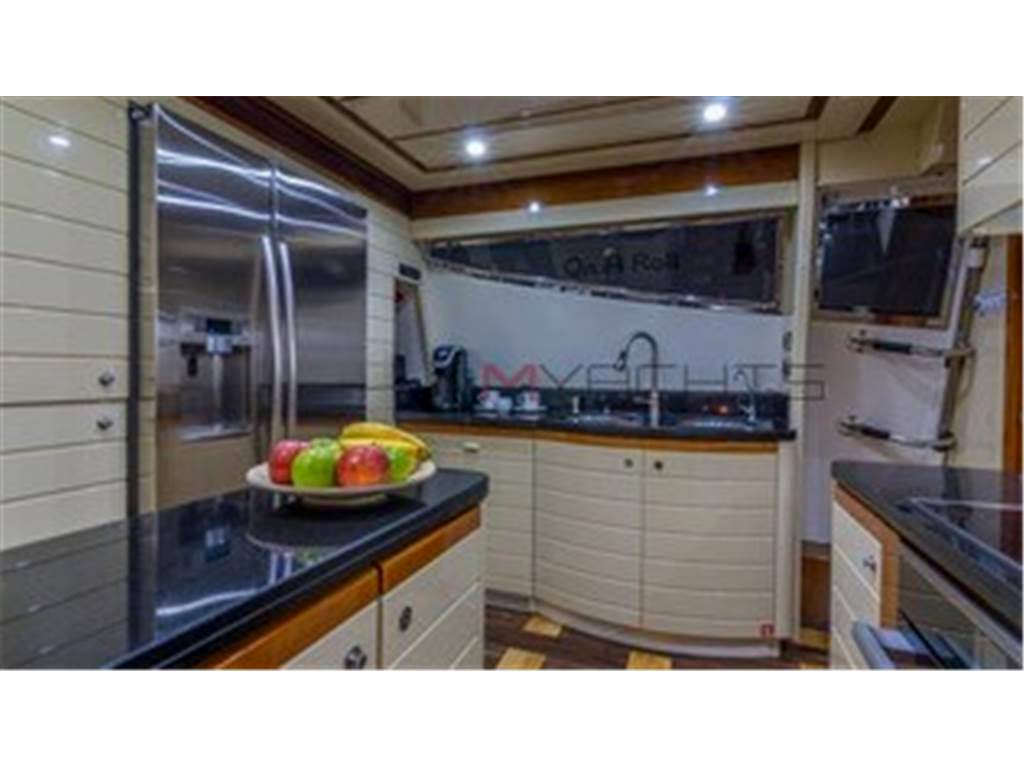 Ferretti 88ft