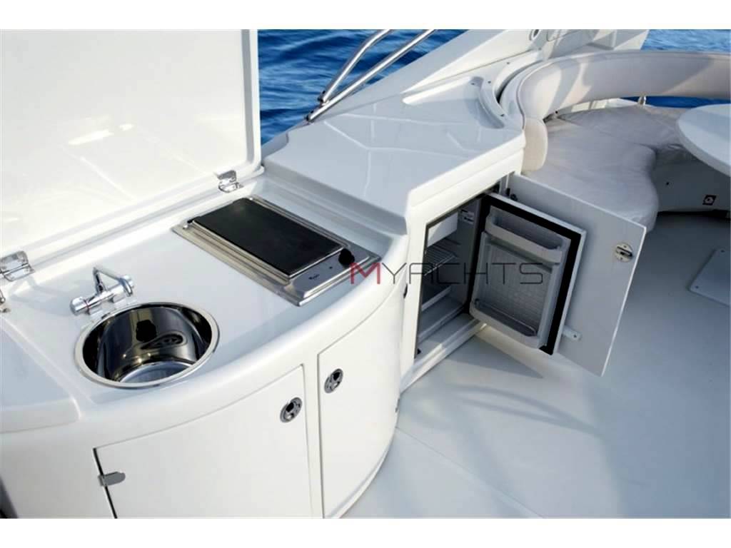 Dominator 62
