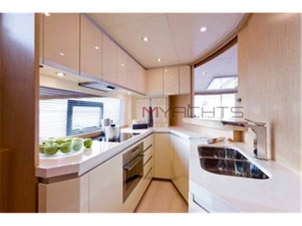 Dominator yachts Dominator 780