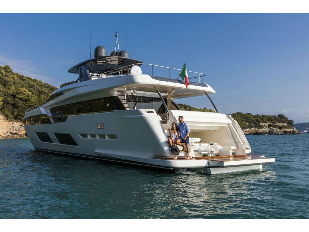 Ferretti 920