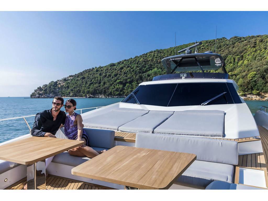 Ferretti 920