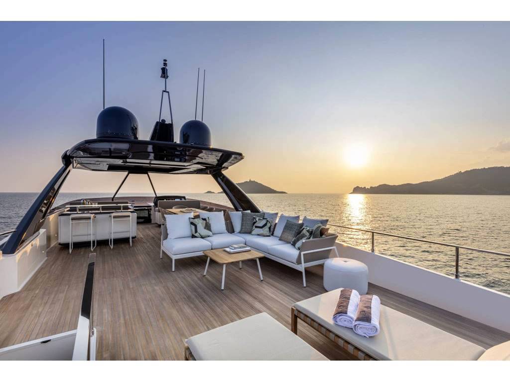 Ferretti 920