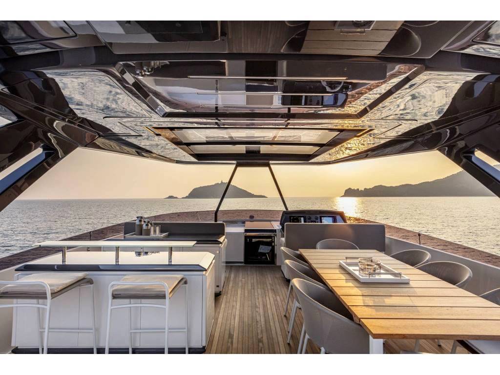 Ferretti 920