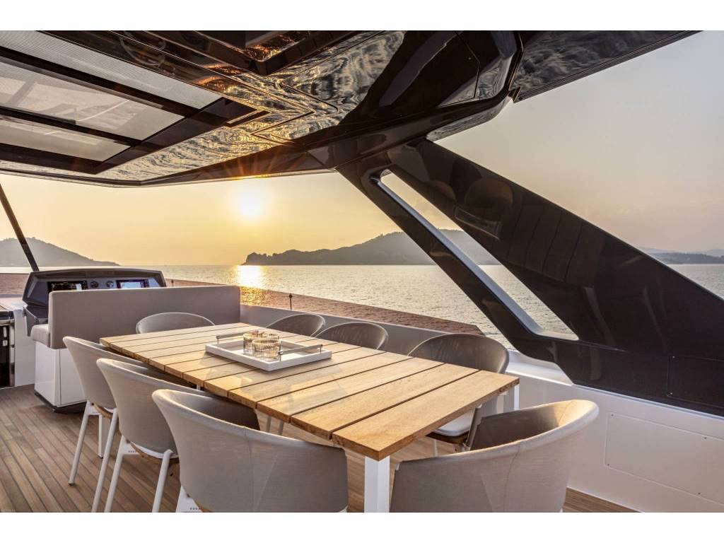 Ferretti 920