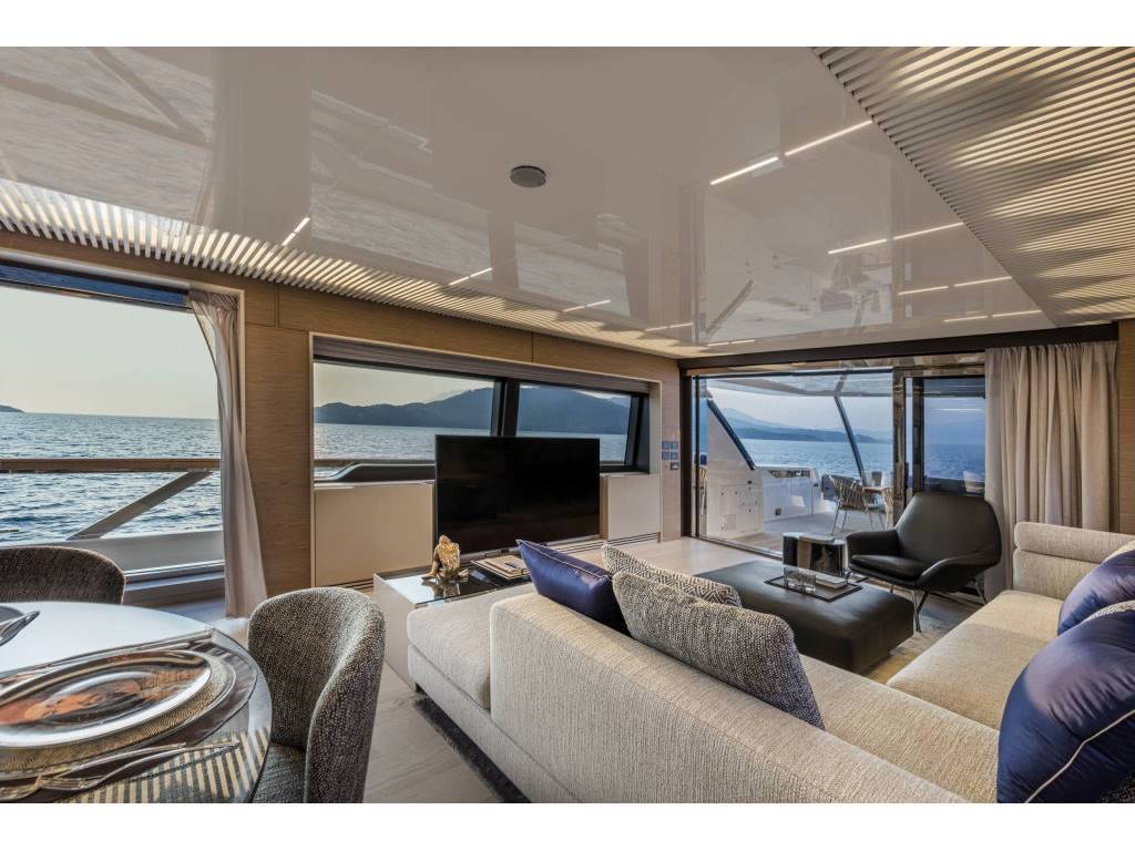 Ferretti 920