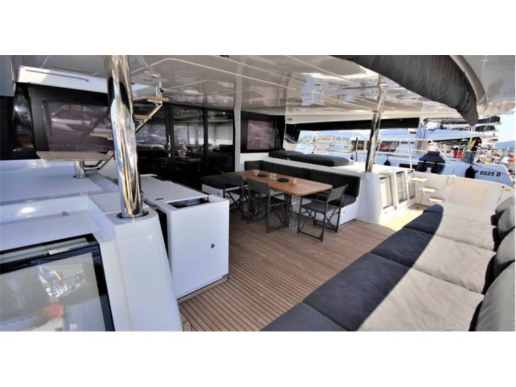 Lagoon 620