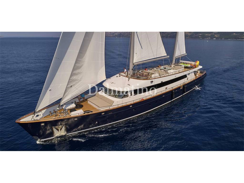 Custom Yacht a vela 43 metri con equipaggio