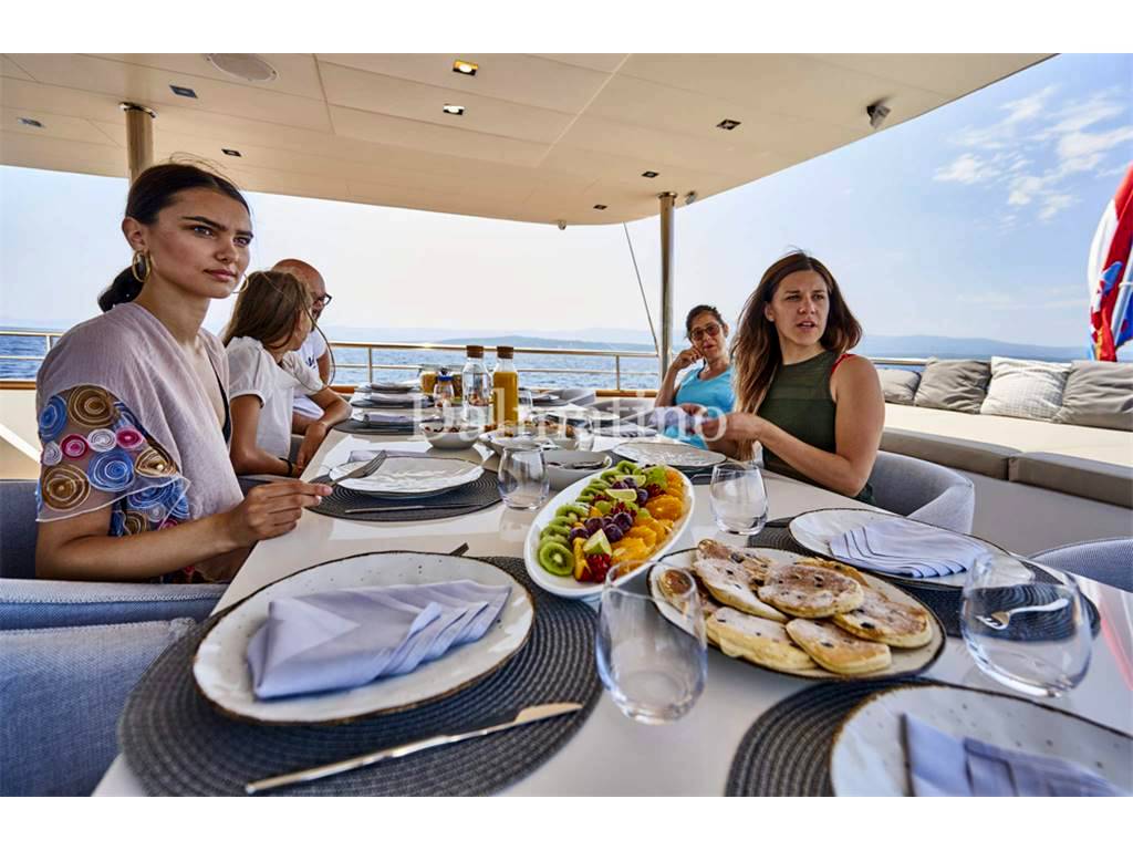 Custom Yacht a vela 43 metri con equipaggio