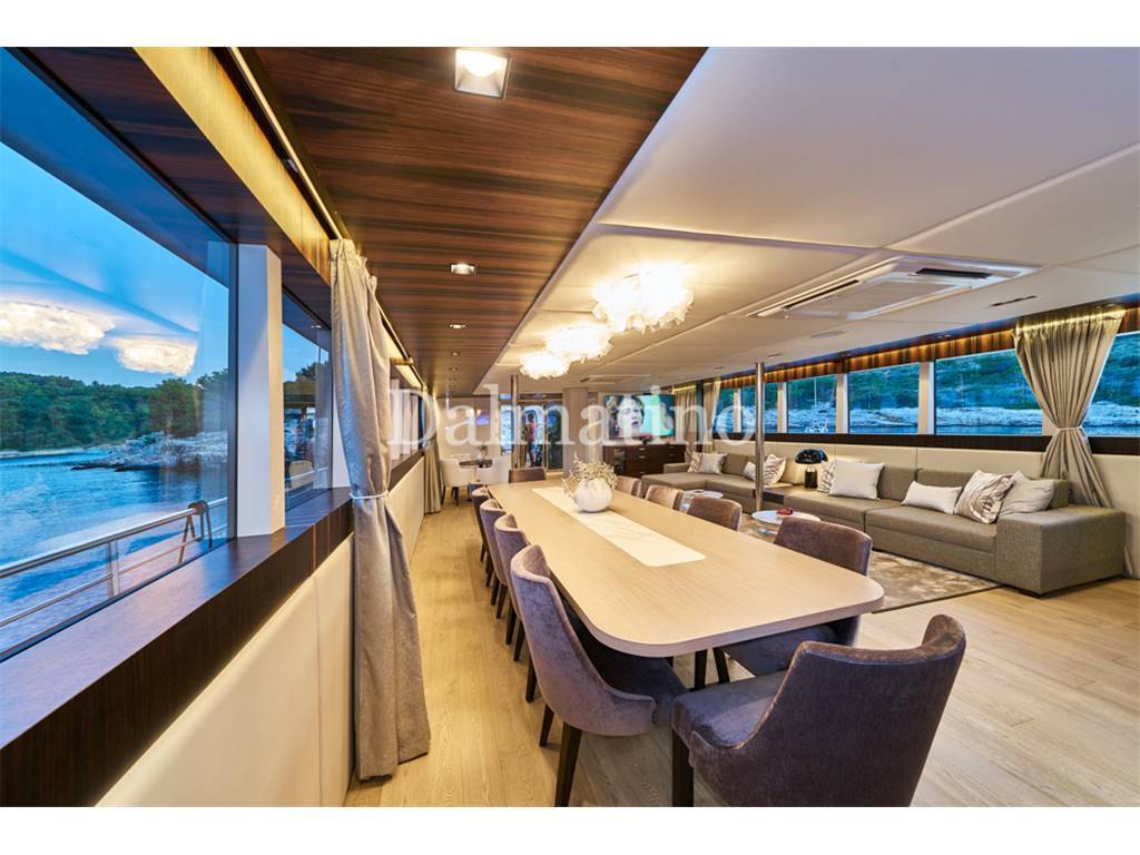 Custom Yacht a vela 43 metri con equipaggio