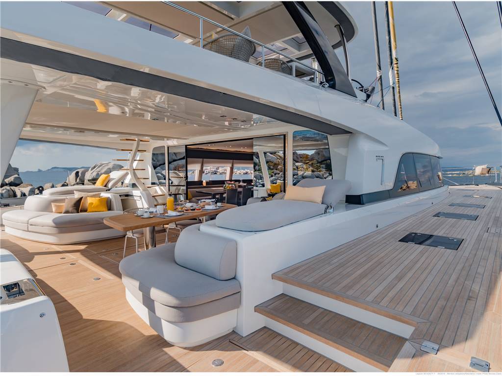 Lagoon Seventy7